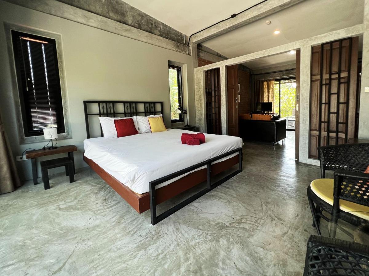 Aonang Third Place Hometel Ao Nang Bagian luar foto