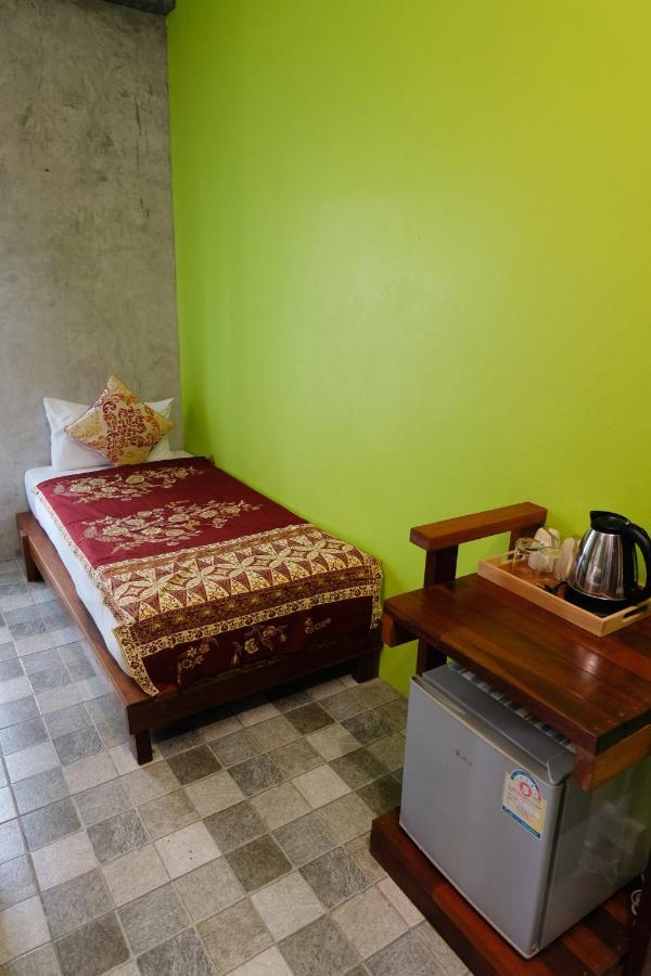 Aonang Third Place Hometel Ao Nang Bagian luar foto